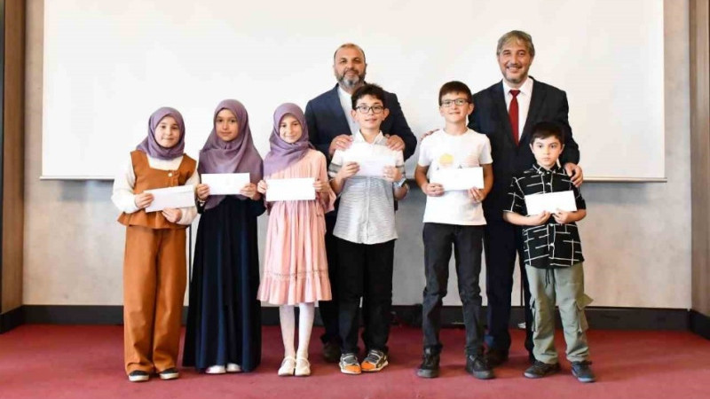 Kütahya’da ’Örgün Eğitimle Birlikte Hafızlık Projesi’ öğrencileri ödüllendirildi
