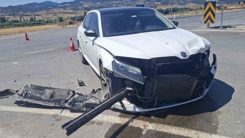 Emet-Hisarcık kara yolunda trafik kazası, 3 kişi yaralandı
