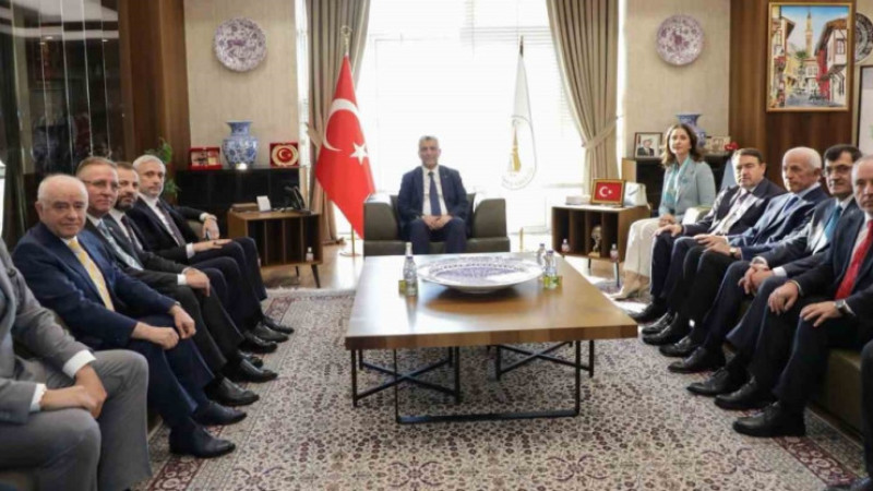 Ticaret Bakanı Bolat’tan Kütahya Valiliğine ziyaret