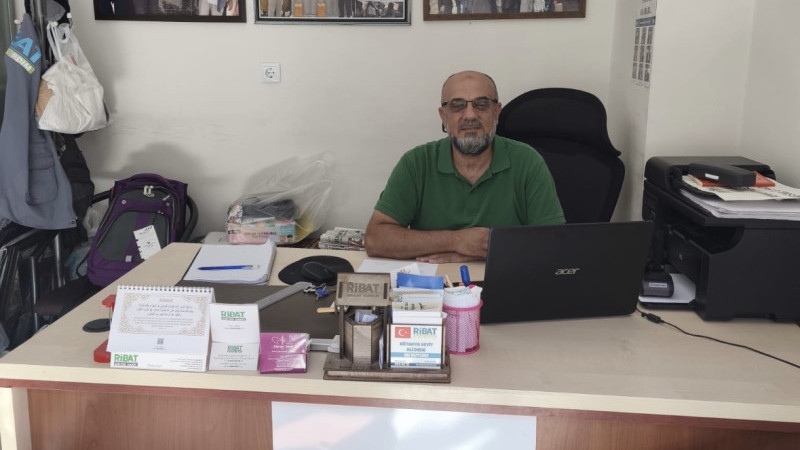 Ribat İnsani Yardım'dan 25 Öğrenciye Çanta ve Kırtasiye Desteği