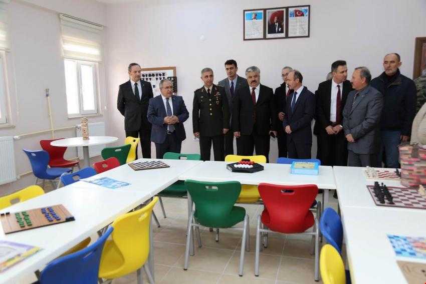 ŞEHİT JANDARMA ÜSTEĞMEN ÇAĞLAYAN IRMAK KÜTÜPHANESİ