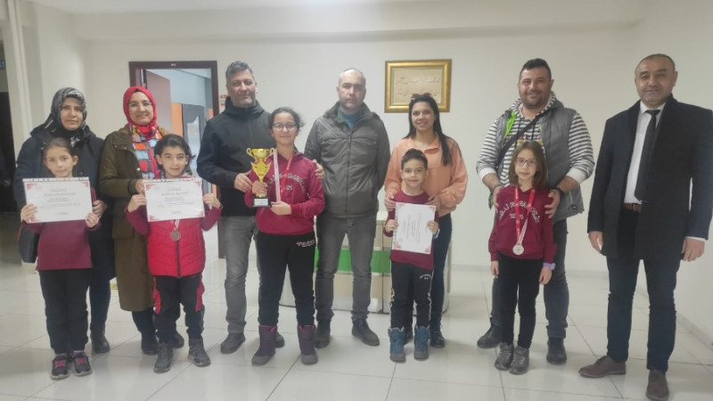  Tavşanlı Milli Egemenlik İlkokulu öğrencileri zeka oyunlarında 