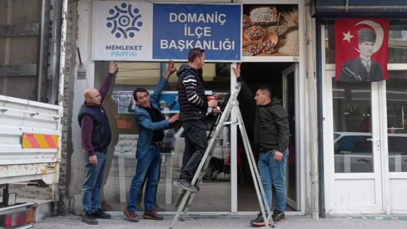 Domaniç'te Memleket Partisi açıldı 