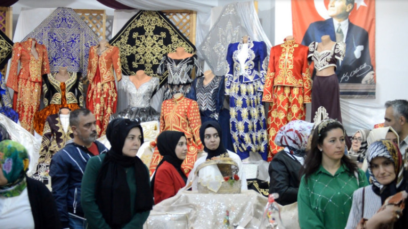 Tavşanlı Halk Eğitim Merkezi Yıl Sonu Sergisi Açıldı