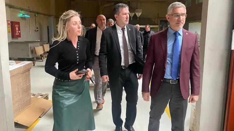 Ali Özden Leblebi imalathanesinde 