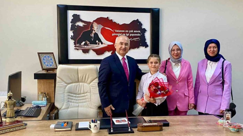 Hisarcık’ta makamlar kız öğrencilere emanet
