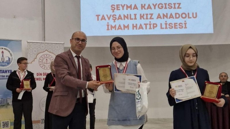 Arapça Şiir yarışmasında Tavşanlı'nın gururu oldu 