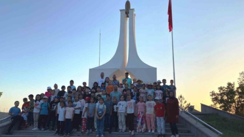 Hisarcık Atatürk İlkokulu öğrencileri Kütahya’nın ilçelerindeki tarihi yerleri tanıdı