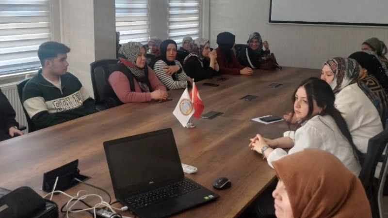 Altıntaş’ta  Ebeveyn Okulu  