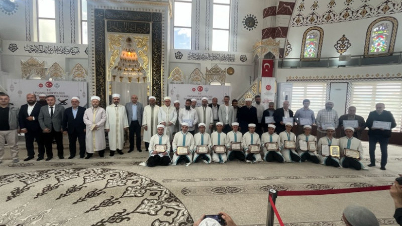 Tavşanlı Sultan Selim Kur’an Kursu'ndan 11 Hafız mezun oldu