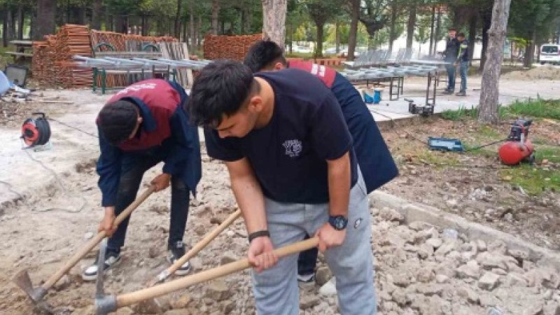 Gediz Yunus Emre MTAL’den takdire şayan çaba