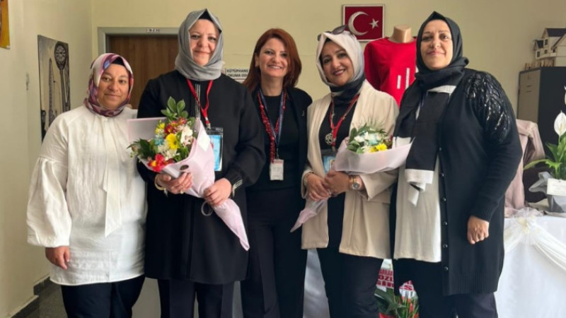Tavşanlı Toplum Ruh Sağlığı Merkezi Kursiyerlerinin El Emeği Göz Nuru Ürünleri Beğeniye Sunuldu