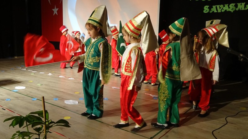 Tavşanlı Müftülüğü Kavaklı Amine Hatun Kur'an Kursu Yıl Sonu Programı Büyük İlgi Gördü