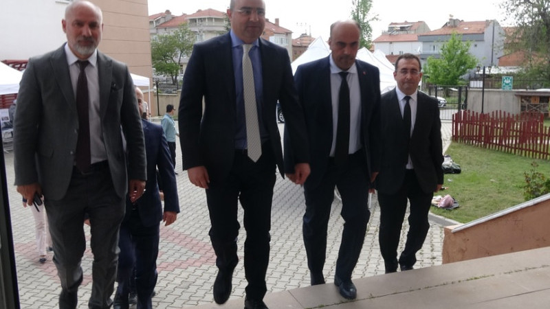 Ahmet Uluçay Bilim ve Sanat Merkezi Bilim Fuarı'na ev sahipliği 