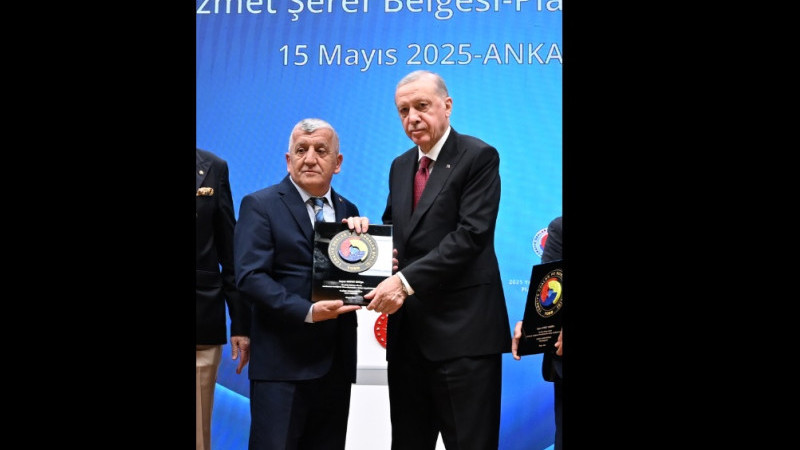  Davut Efe’ye Cumhurbaşkanından hizmet şeref belgesi