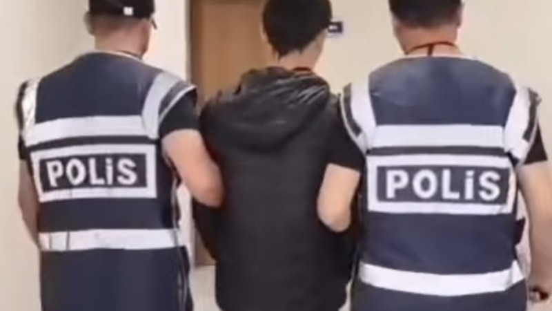 Çatıda yakalandı 