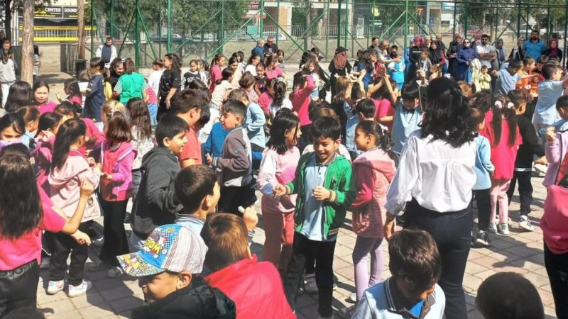 Tavşanlı'da çocuklar geleneksel oyunlarla coştu