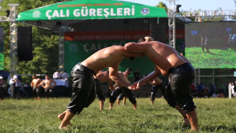 800 pehlivan Bursa'da er meydanına çıkıyor