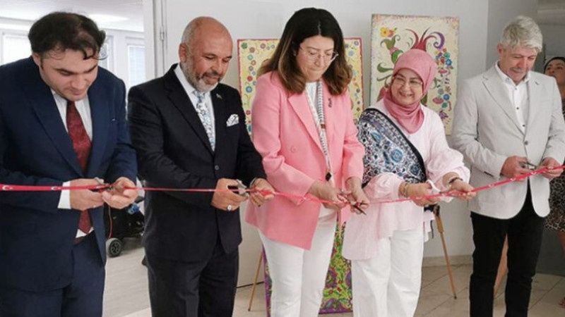 Almanya’da sergilenen Kütahya’nın çini eserleri büyük ilgi gördü