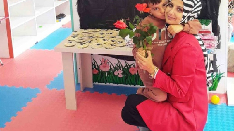 Birsen öğretmen gerçekleştirdiği etkinliklerle herkesin takdirini kazandı