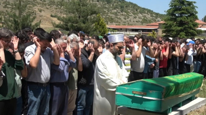  Halil İbrahim Balı dualarla son yolculuğuna uğurlandı