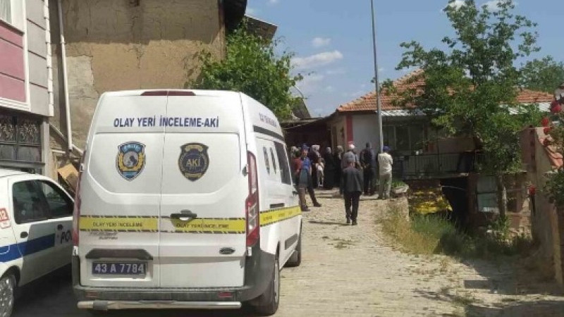 Yaşlı kadın evinde ölü bulundu