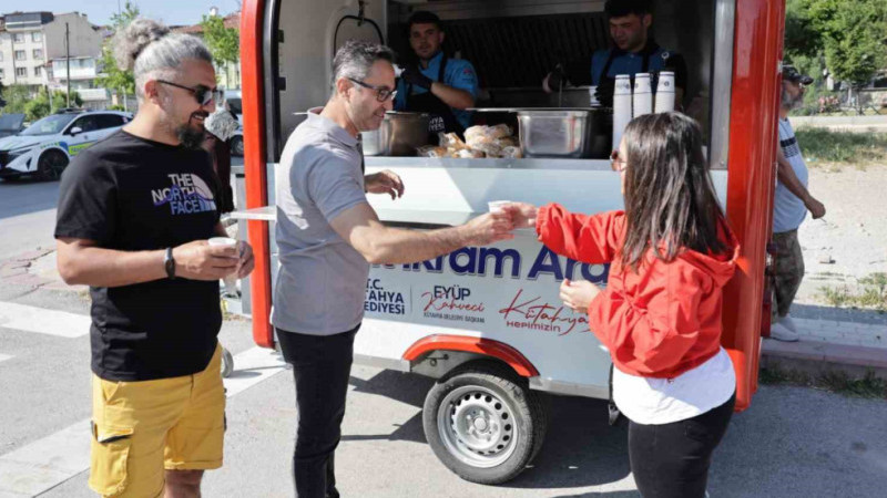 Öğrencilere ve ailelerine çorba ikramı