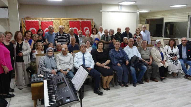 Tunçbilek lisesi ilk mezunları 50. yıl buluşmasında duygusal anlar yaşadı