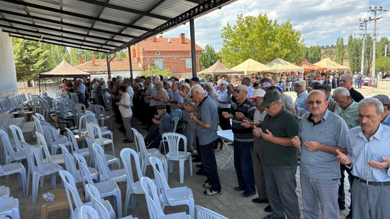 Karacakaş Köyünde Yağmur Duası ve Birlik Yemeği