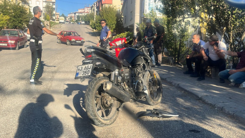 İki motosiklet çarpıştı  2 yaralı 