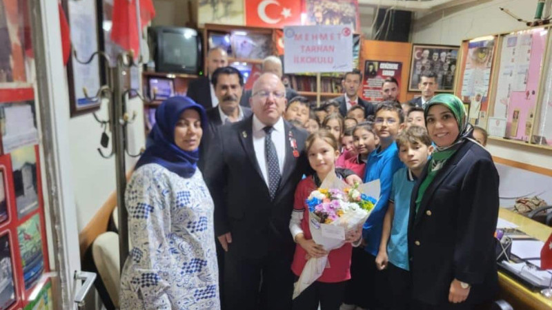 Tavşanlı’da Mehmet Tarhan İlkokulu Öğrencilerinden Cevizdere Şehitleri ve Gazilerine ziyaret 