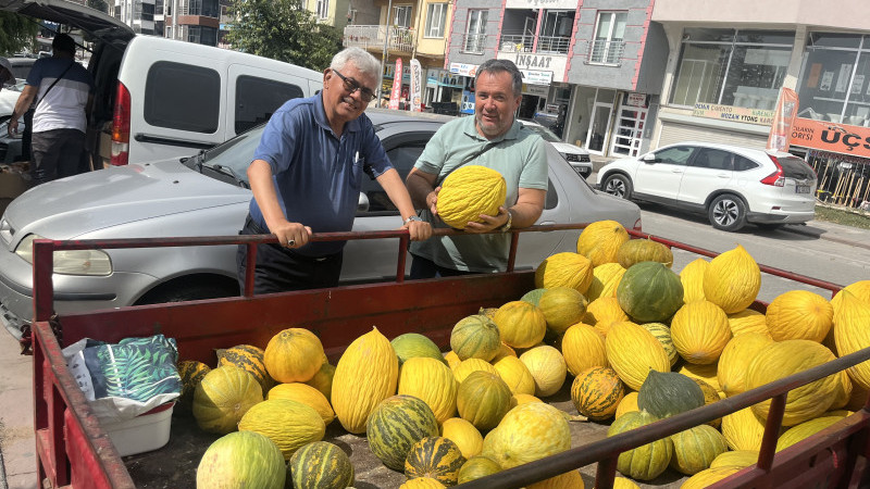 Kuruçay kavunu halkla buluştu 