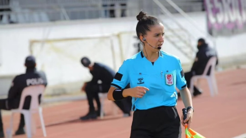 Genç hakem Hümeyra Seven İstanbul yolunda 