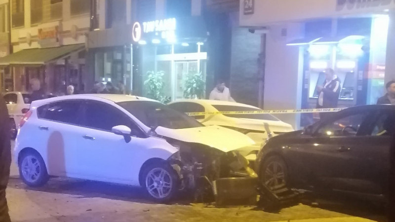 Trafik kazasında 3 kişi yaralandı 