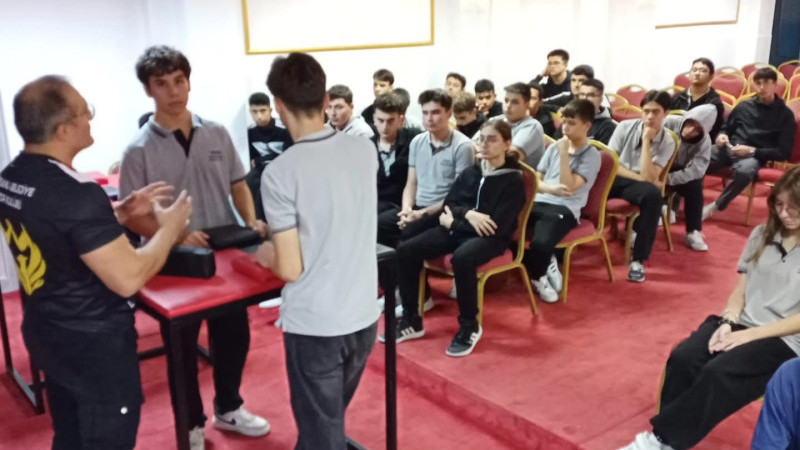 Arslanbey Lisesi'nde Şampiyon Rüzgarı