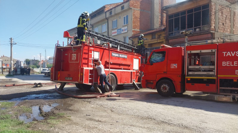 Tavşanlı'da korkutan yangın  