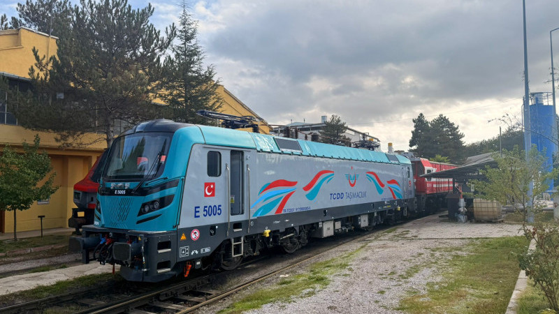 E 5000 Lokomotifi Tavşanlı Hatlarında Hizmete Başlıyor