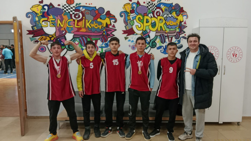 *Balıköy Anadolu Lisesi'nden Bilek Güreşinde Büyük Başarı