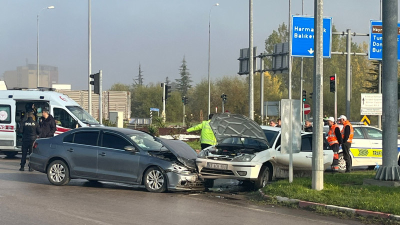 Çevreyolu Kavşağında Kaza: 1 Kişi Yaralandı