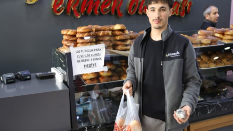 100 TL bozuk para getirene iki ekmek hediye