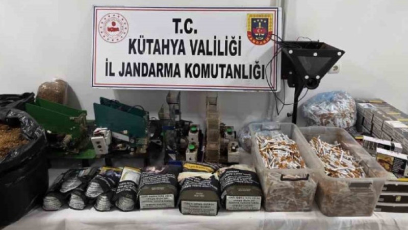 Kütahya’da jandarmadan kaçak tütün ve sigara operasyonu