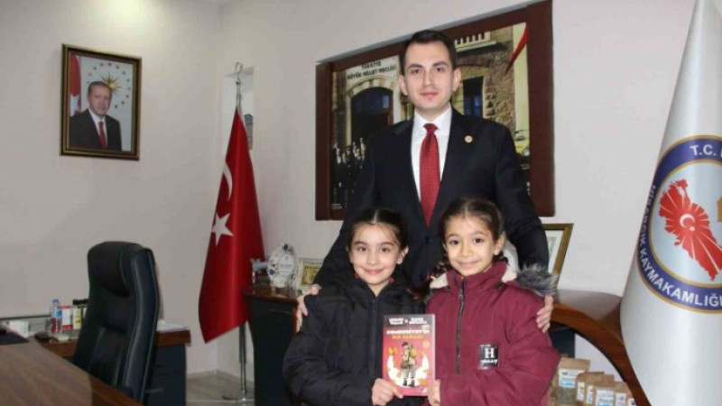 Hicarcıklı minikler Kaymakam Atam’ı kitap okuma etkinliğine davet etti