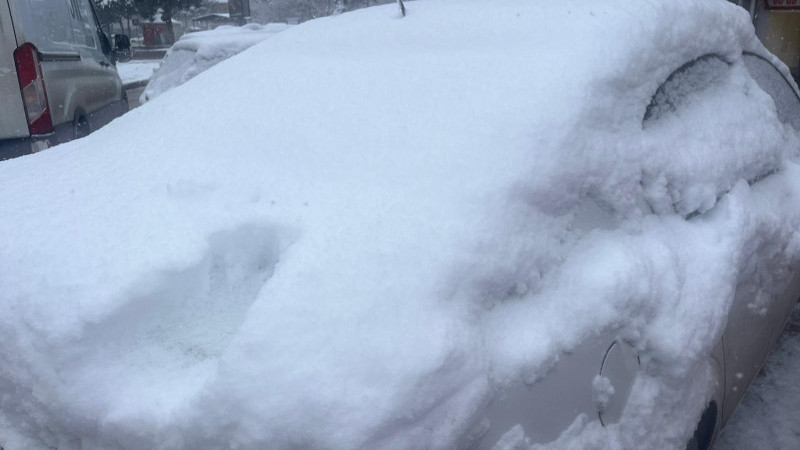 Şehir içi ve yüksek kesimler beyaza büründü