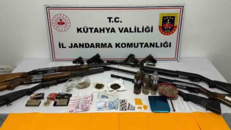Kütahya’da uyuşturucu ve silah operasyonu