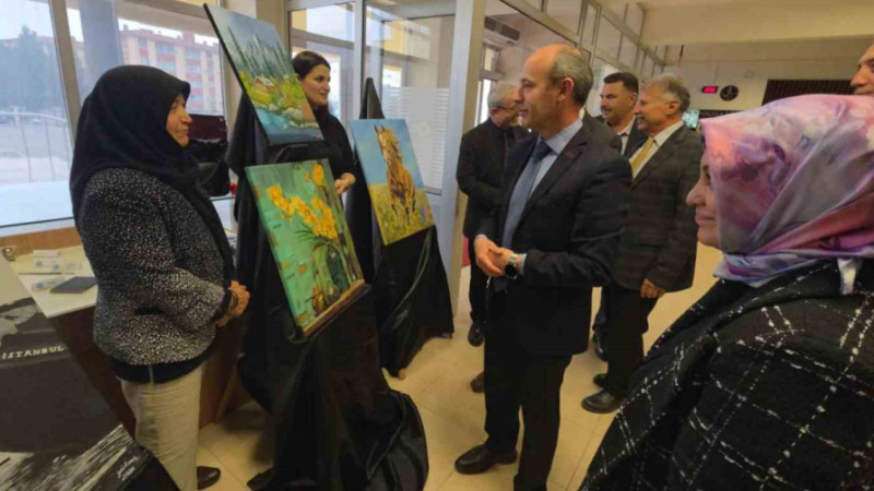 Halk eğitim resim sergisi açıldı 