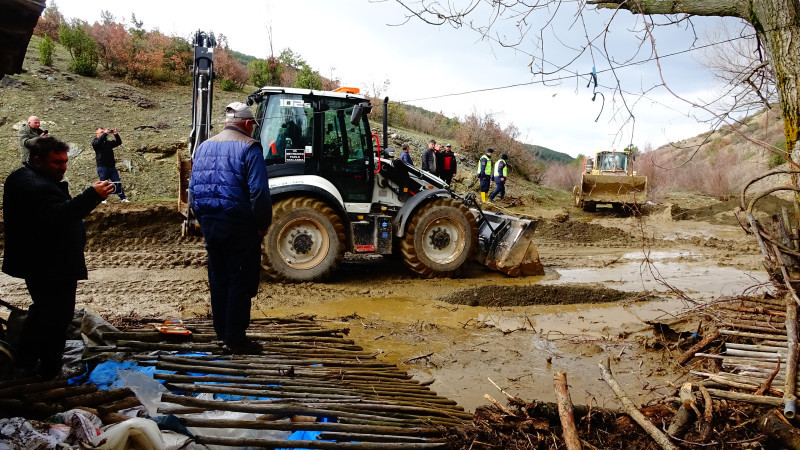 Tavşanlı’da Korkutan Su Baskını: Ev ve Ahır Sular Altında Kaldı