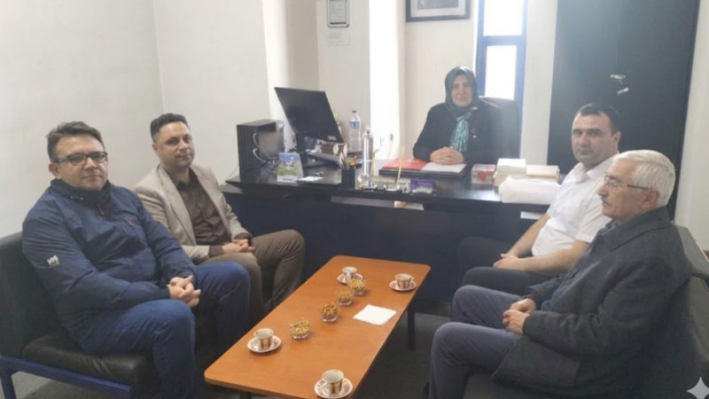 MHP ilçe yönetiminden kütüphane haftası kutlamaları