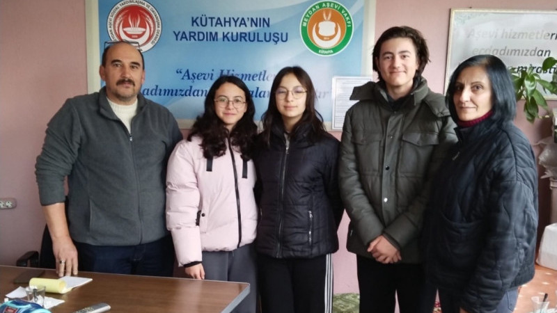 Cumhuriyet Ortaokulu öğrencileri   İYİLİKTE YARIŞTILAR