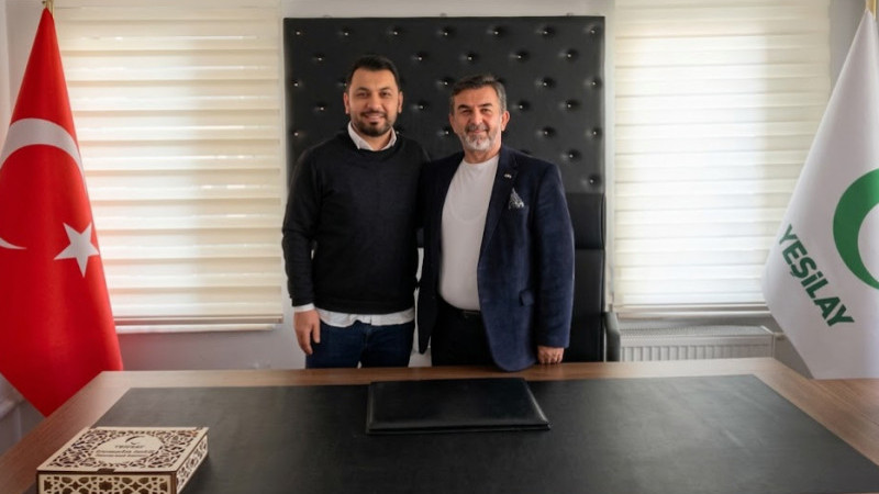 SÜLEYMAN MUSLU’DAN KÜTAHYA YEŞİLAY’A  ZİYARET