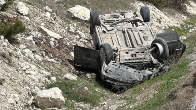 Otomobil takla attı